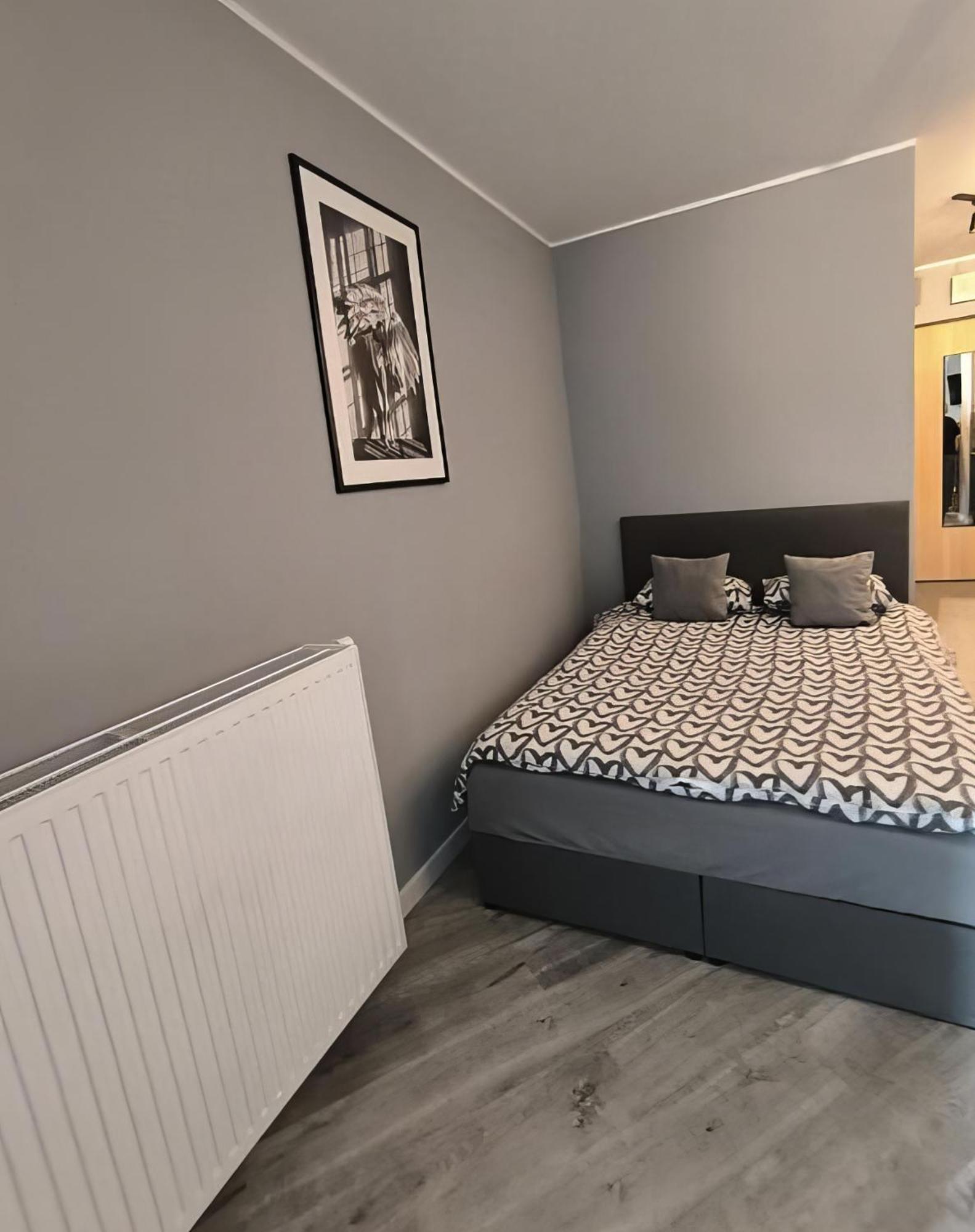 77 Wiktoryn Studio Apartment Varşovia Exterior foto