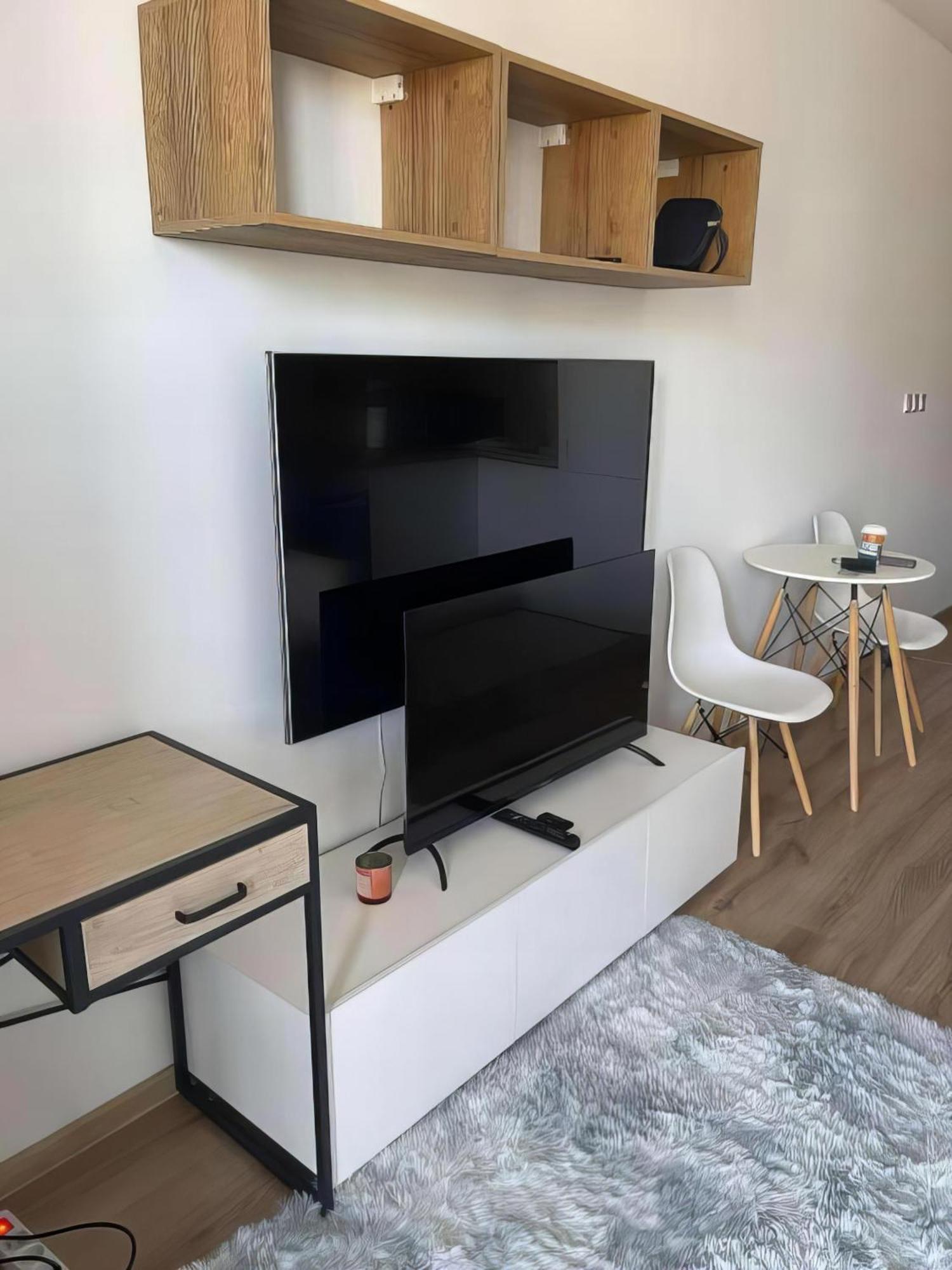 77 Wiktoryn Studio Apartment Varşovia Exterior foto